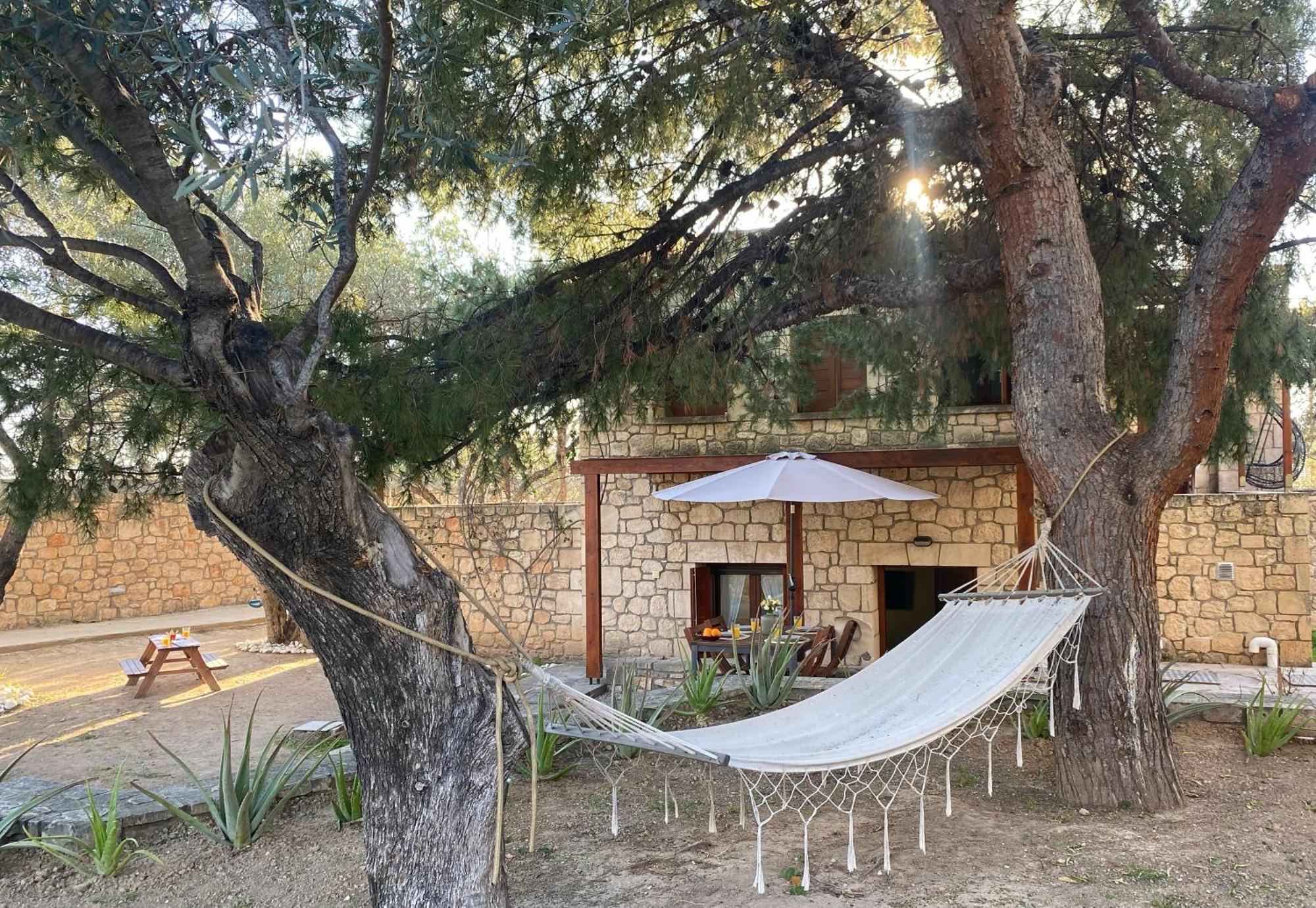 Pyrgos Ralli Estate Guesthouse Aegina Exterior photo